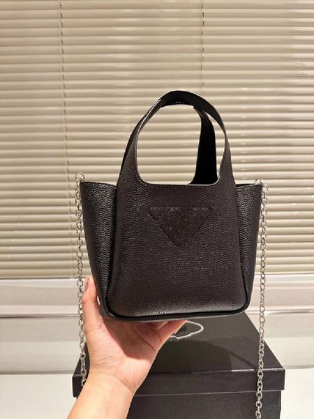 

mini tote bag pra shourlder luxury designer bags spring and summer new classic women basket wallet rapid delivery vegetable bucket bag trian