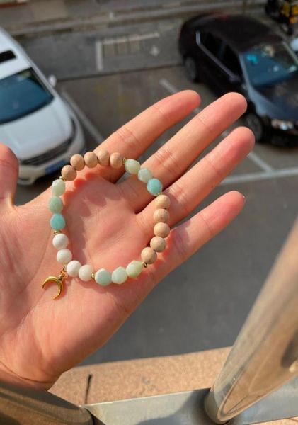 

new mg1080 strand cutted amazonite with white moonstone and small moon pendant in gold bracelet2417869, Black