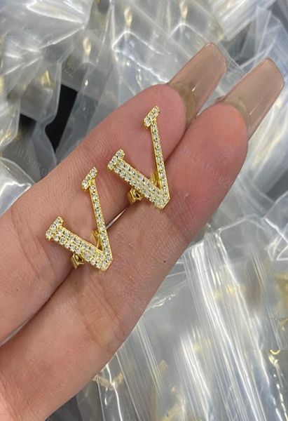 

women hoop earring designer diamond stud earrings jewelry luxury letter gold dangle v necklace 925 silver chians men fashion studs6974326, Golden;silver
