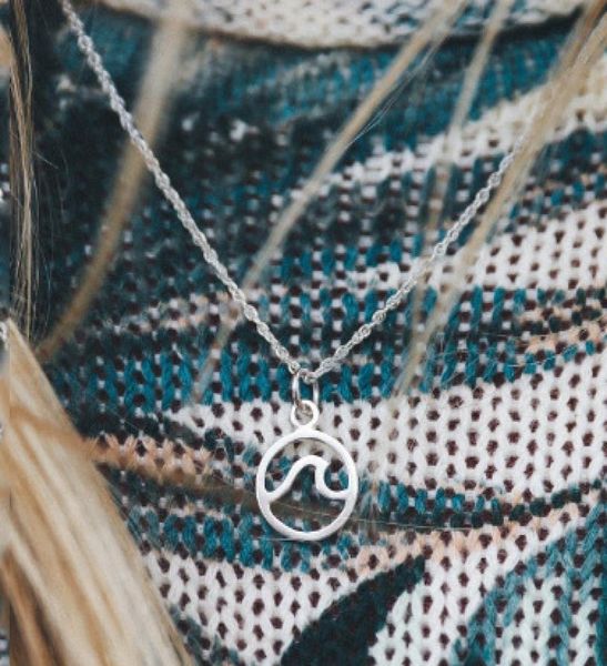 

2018 new fashion silver wave pendant necklace for women simple metal surf jewelry ocean beach jewelry3332142