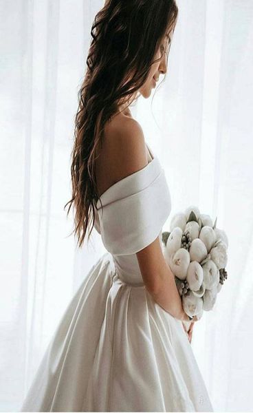 

2021 princess wedding dresses satin vintage off the shoulder wedding bride dresses long train white ivory wedding ball gown2691556