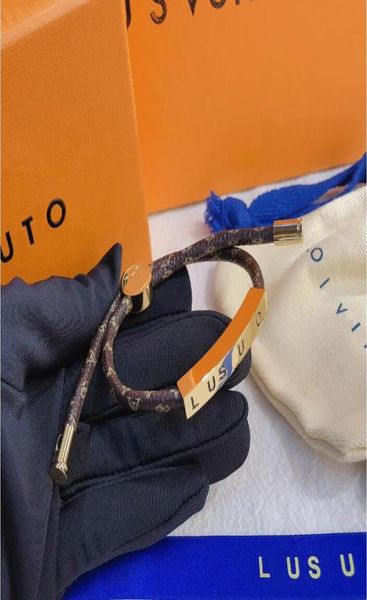 

luxury stainless steel bangle famous designer bracelet fashion jewelry 18k gold plated flower leather bracelet classic brand s2331120298, Black