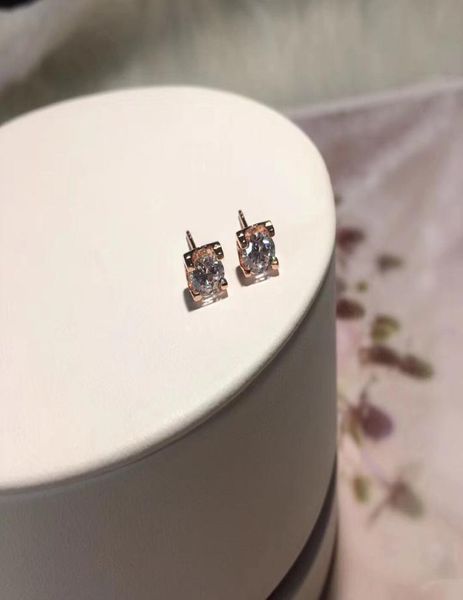 

2020 fashion jewelry ladies earrings with party dresses jewelry charm gorgeous stud earrings e47o6787538, Golden;silver