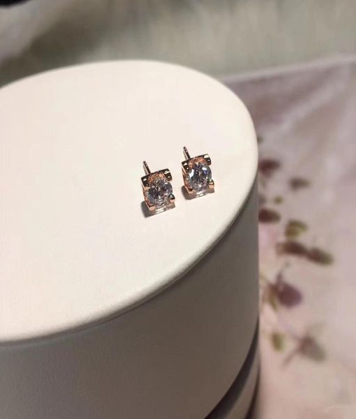 

2020 fashion jewelry ladies earrings with party dresses jewelry charm gorgeous stud earrings e47o3963583, Golden;silver