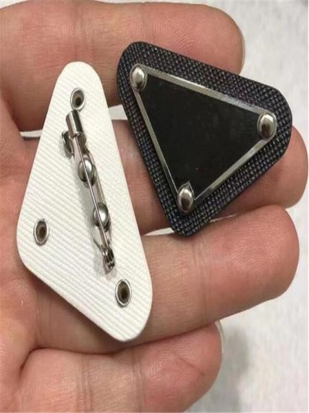 

designer metal letter brooch women girl triangle brooch suit lapel pins white black fashion jewelry accessories7348605, Gray
