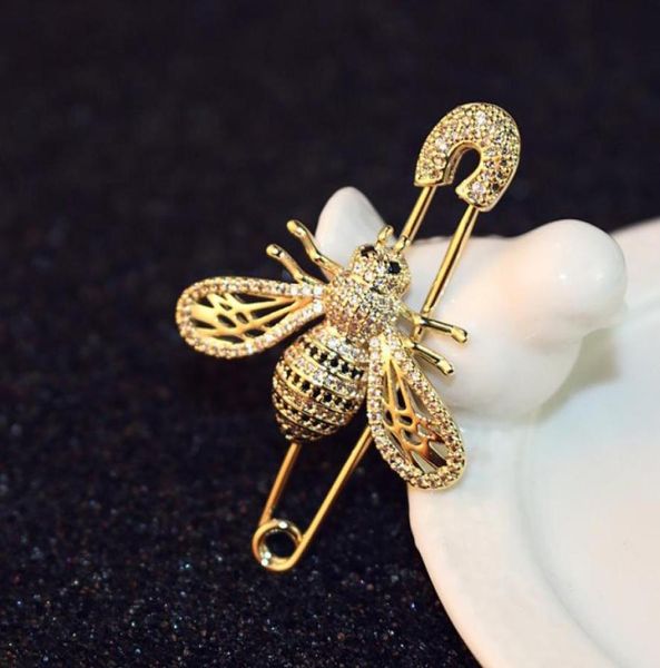 

new trendy fashion luxury designer glittering cute lovely diamond crystal bee animal pin brooches jewelry for woman girls94351533581884, Gray
