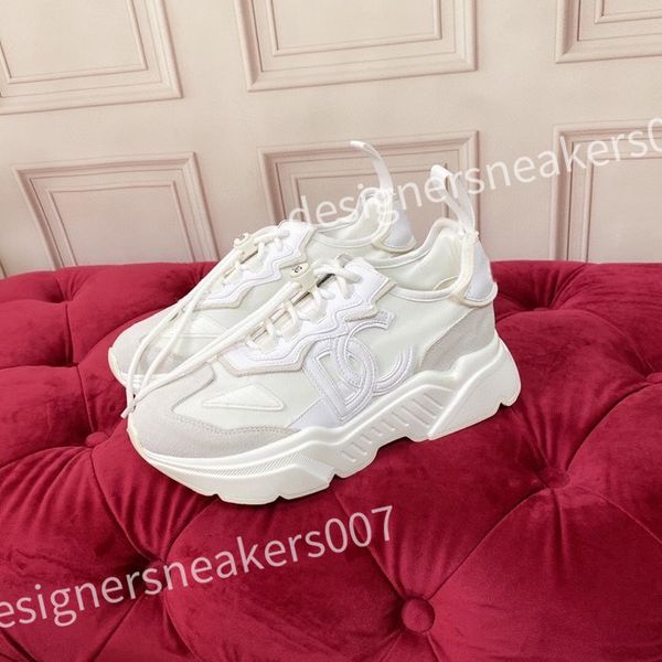 

2023 new luxurys designer sneakers pop color matching running shoes thick sole trend light fashion all match color cool casual lace-up dad s, Black