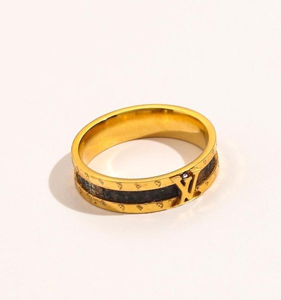 

luxury jewelry designer rings women 18k gold plated stainless steel love wedding supplies faux leather ring fine carving finger ri3389825, Slivery;golden