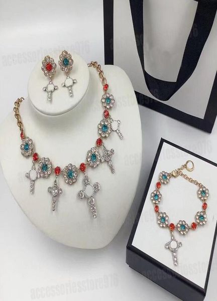 

fashion cross necklace stainless steel bracelets rhinestone crystal men womens classics ear stud gold chain wedding choker pendant7569910, Silver