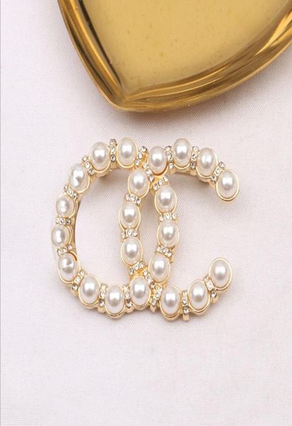 

luxury women designer brand letter brooches 18k gold plated inlay crystal rhinestone jewelry brooch charm girl pearl metal pin wom3352334, Gray