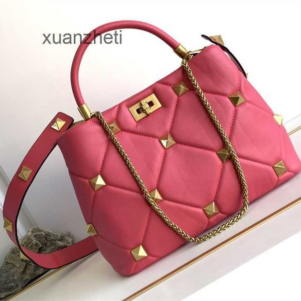 

beach bags riveted crossbody luxury valentins classic designer bag ladies handbags women 2023 fashion sheepskin large capacity bucket leathe