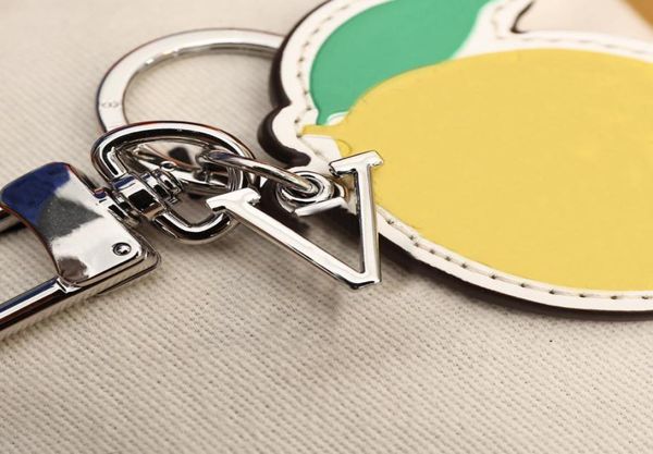 

keychain luxury designer mens womens keys pendant silver key buckle classic plant lemon genuine leather keychains orn2998432, Slivery;golden