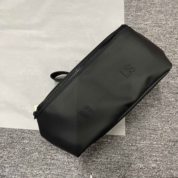 

2023 new multi-line leather crossbody bag fanny pack high street fashion men's and women's chest bag simple fashion atmosphere mul