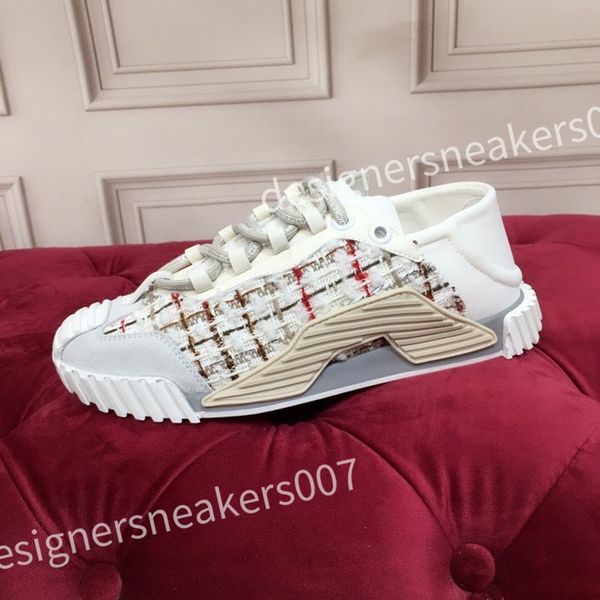 

2023 luxury designer casual shoes genuine leather fashion mens and women low flat shoes skateboard sneakers couple shoes hc210813, Black