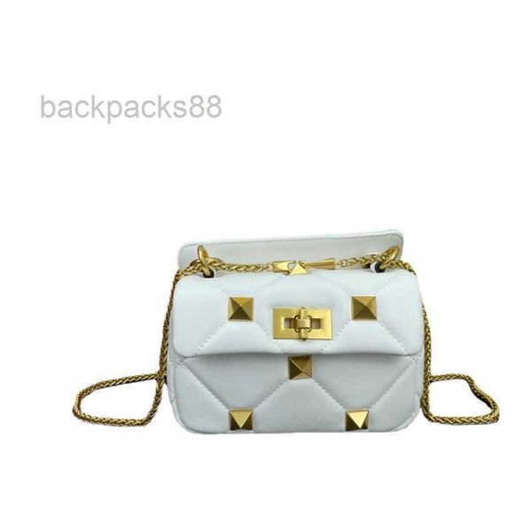 

beach handbags crossbody designer luxurys bag women fashionable leather large bags rivet diamond portable small handbag vfbm