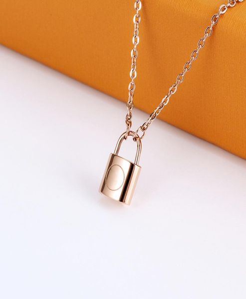 

2022 luxury designer jewelry 316l titanium steel lock pendant necklace 18k gold rose silver necklace for men and women couple gift3916721