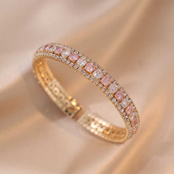 

women's diamond set zircon open mesh red personalized temperament geometric bracelet han ins exaggerated metal fashion handpiece, Golden;silver