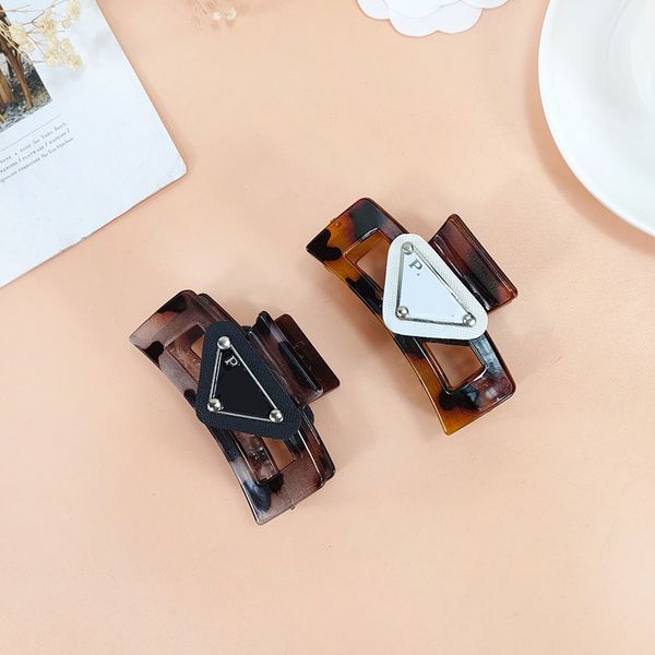 

luxury barrettes designer womens triangle p letter hairpin brand classic versatile leisure hairclips fashion leopard print shark hairpin hai, Black;brown