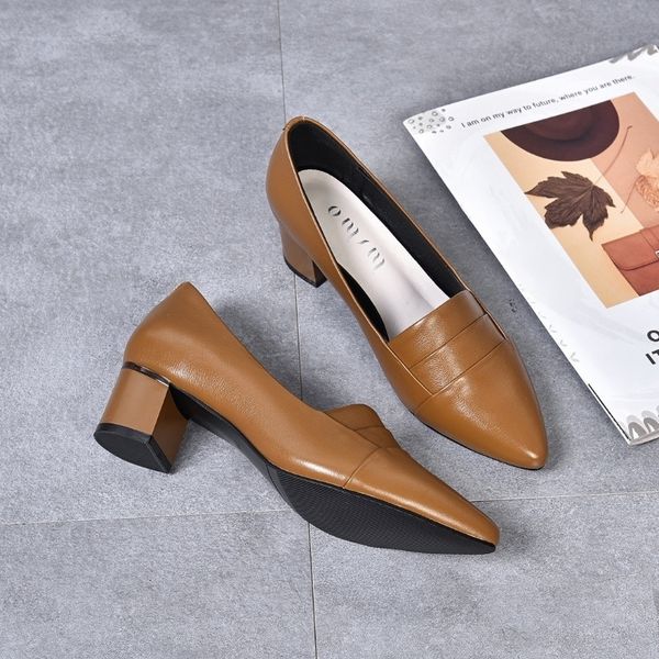 

dress shoes four seasons medium heel small leather womens 2023 simple soft sole high heels pointed thick pumps female 230711, Black