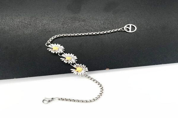 

kpop gdragon three daisy design bracelets women jewelry peaceminusone accessories wj3764225566, Black