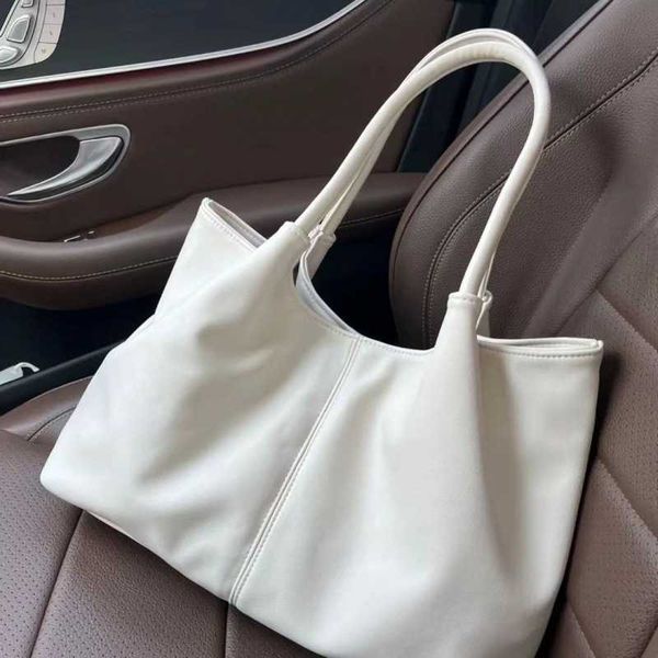 

new tote bag popular in and south korea this year small fashion bag large capacity commuter handheld shoulder bag