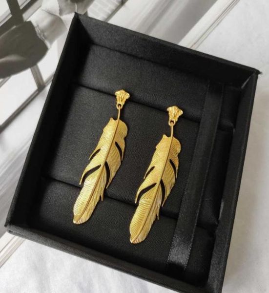 

vintage head of european and american wind gold feather earrings luxury custom brass plated s925 silver needle earrings4049099, Slivery;golden