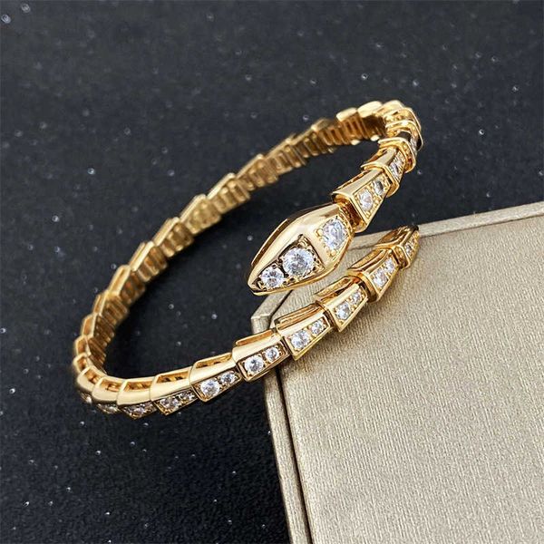 

baojia shaped titanium steel rose gold inlaid diamond full sky star couple fashion light luxury snake bone bracelet, Golden;silver