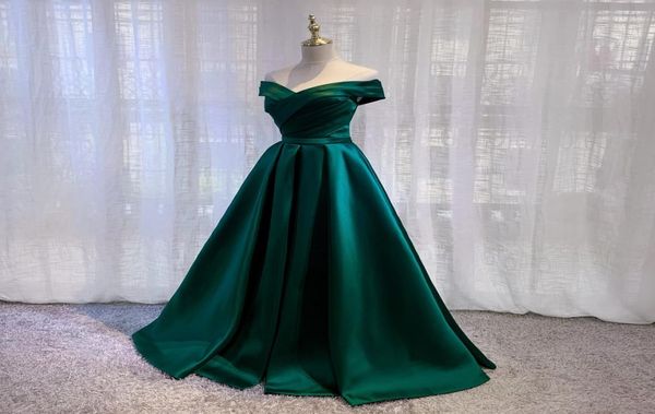 

imported satin emerald green prom dresses 2021 pleated aline offshoulder vestido lace up back formal evening gowns6812153, Black;red