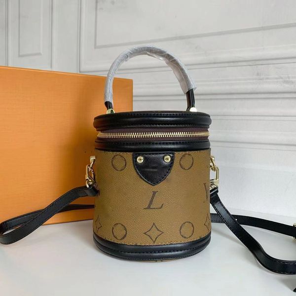 

2023 designers clutch large shopping bags sling bag wallets card holder quality cross body totes key cards coins men genuine leather purse w