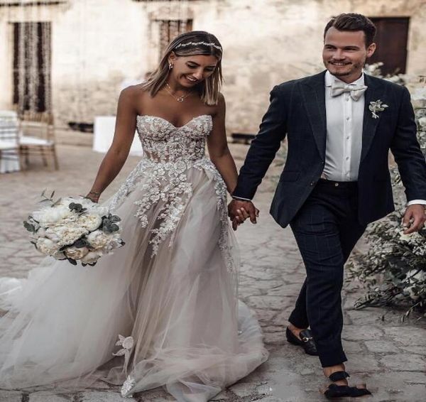 

boho summer beach wedding dresses a line lace appliques bridal gowns sleeveless zip back girls hawai gowns3302104, White