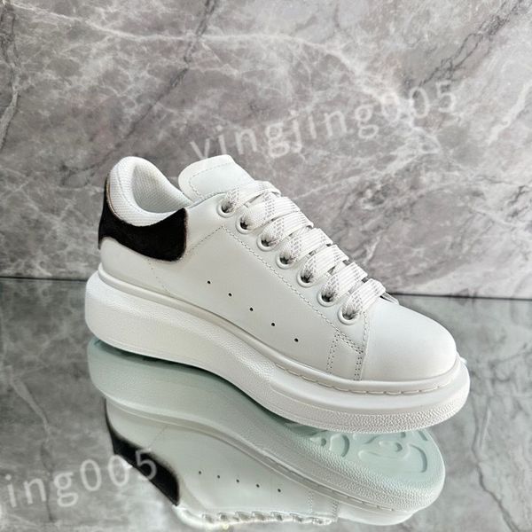 

2023 new designer woman shoes leather lace up men fashion platform oversized sneakers white black mens womens alexanders xsd221101