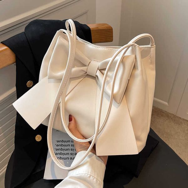 

small commuter small bag for women spring and summer new versatile new large capacity one shoulder women's bag fashion handheld tote ba