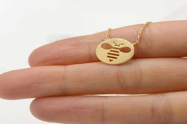 

fashion bees pendant necklaces lovely circle hollow out the bees pendant necklaces the bee shadow charm necklaces for women8229030, Silver