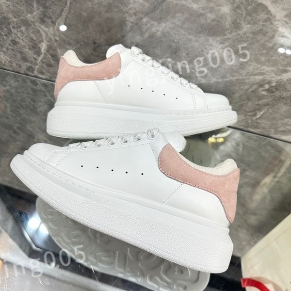 

2023 luxurys designer woman shoes leather lace up men fashion platform oversized sneakers white black mens womens alexanders xsd221101