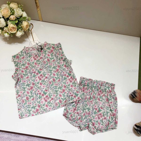 

designer girl tracksuit baby summer suit size 110-160 cm 2pcs fragmented full print sleeveless t-shirt and elastic waist shorts july10, White