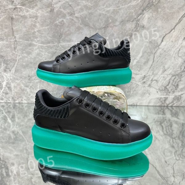 

new luxury casual shoes triple sole trainers old dad shoe sneaker black crystal bottom men womens trendy and fashionable superior shoe xsd22