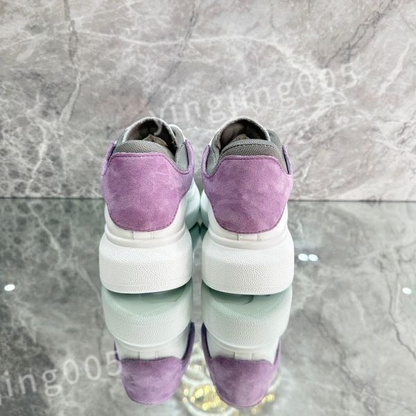 

2023 luxurys designer woman shoe leather lace up men fashion platform oversized sneakers white black mens womens alexanders xsd221101