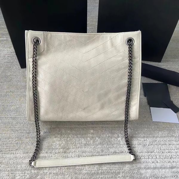 

womens luxurys tote shoulder shop envelope bag mens fashion genuine leather designer handbags messenger bag chain clutch crossbodys gym lugg