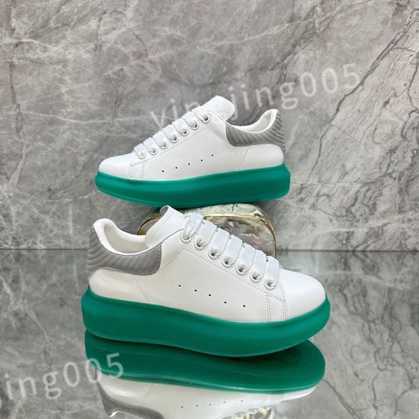 

new luxury casual shoes triple sole trainers old dad shoe sneaker black crystal bottom men womens trendy and fashionable superior shoe xsd22