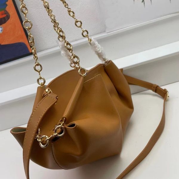 

2023 new homeless bag beach bag latest armpit dumpling bag cowhide material new ladies handbag shoulder bag with boutique gift box
