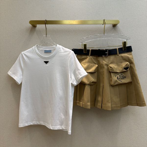 

runway two piece set designer new summer fashion women short sleeves o-neck and big pocket skirts 2023, White