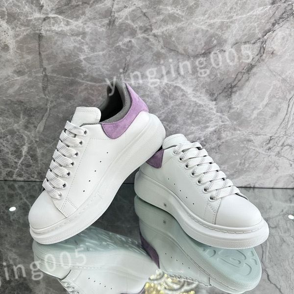 

2023 luxurys designer woman shoe leather lace up men fashion platform oversized sneakers white black mens womens alexanders xsd221101