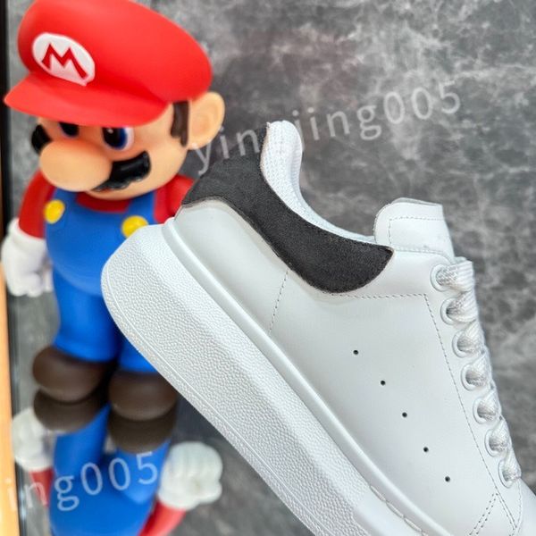

designer woman shoes leather lace up men fashion platform oversized sneakers white black mens womens alexanders xsd221101