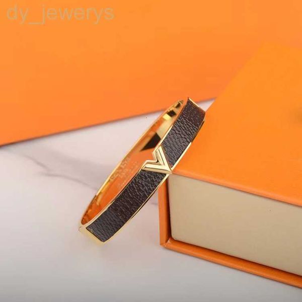 

designer brown lenther bangle stainless steel love bracelets rose gold bangles women man screw bracelet old flower grid couple classic diamo, Black