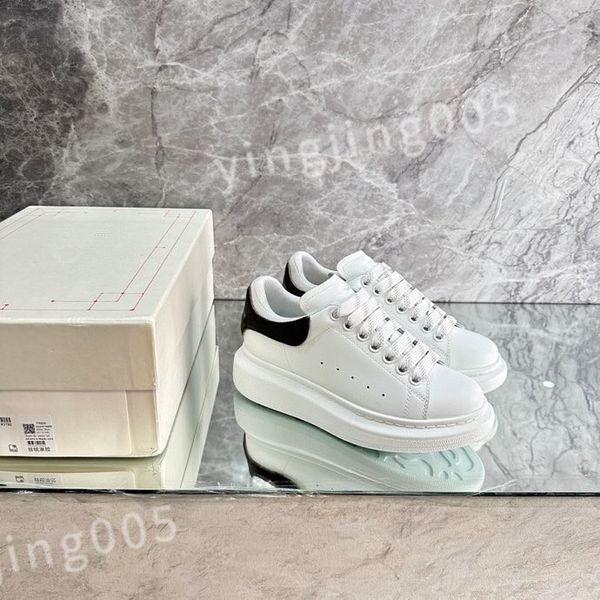 

designer woman shoes leather lace up men fashion platform oversized sneakers white black mens womens alexanders xsd221101