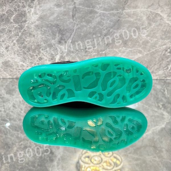 

new casual shoes triple sole trainers old dad shoe sneaker black crystal bottom men womens trendy and fashionable xsd221104