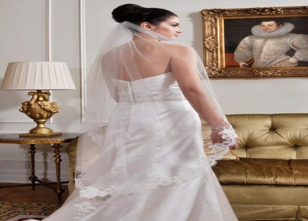 

2019 138m 1t whiteivory bridal veils lace applique edge fingertip length wedding bride veil with comb in stock cpa8153525355, Black
