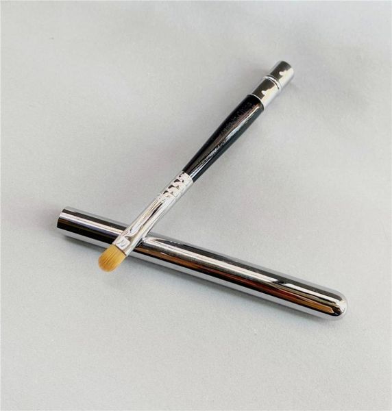 

lip brush l05 firm round precision lip liner makeup brush with metal cover7012696
