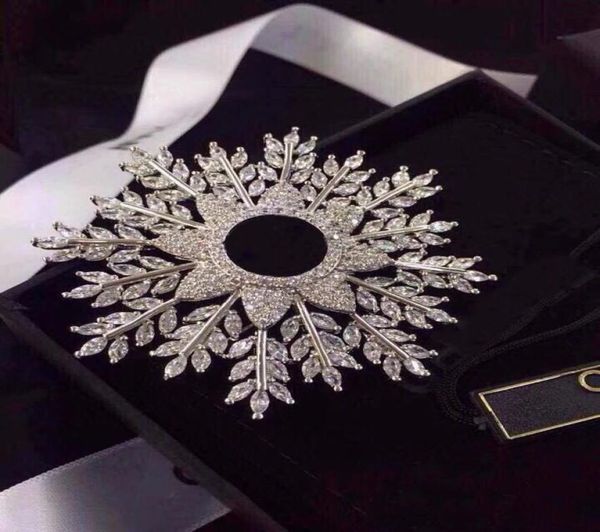 

fashion brand snowflake diamond designer pin brooches for lady women party wedding lovers gift engagement luxury jewelry for bride4224666, Gray