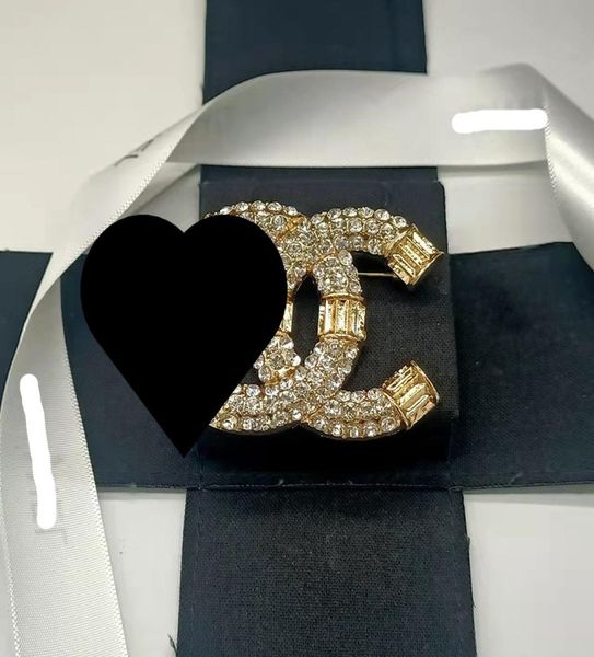 

highend niche accessories temperament simple letter brooch antiglitter pin corsage9778796, Gray